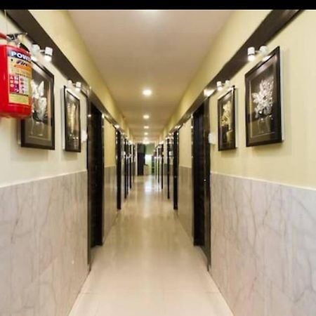 Hotel Swaraj Logde Panvel Exterior foto