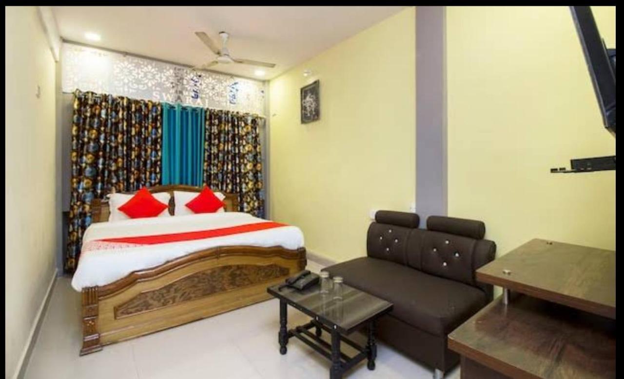 Hotel Swaraj Logde Panvel Exterior foto