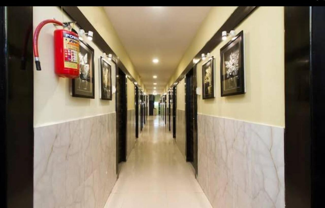 Hotel Swaraj Logde Panvel Exterior foto