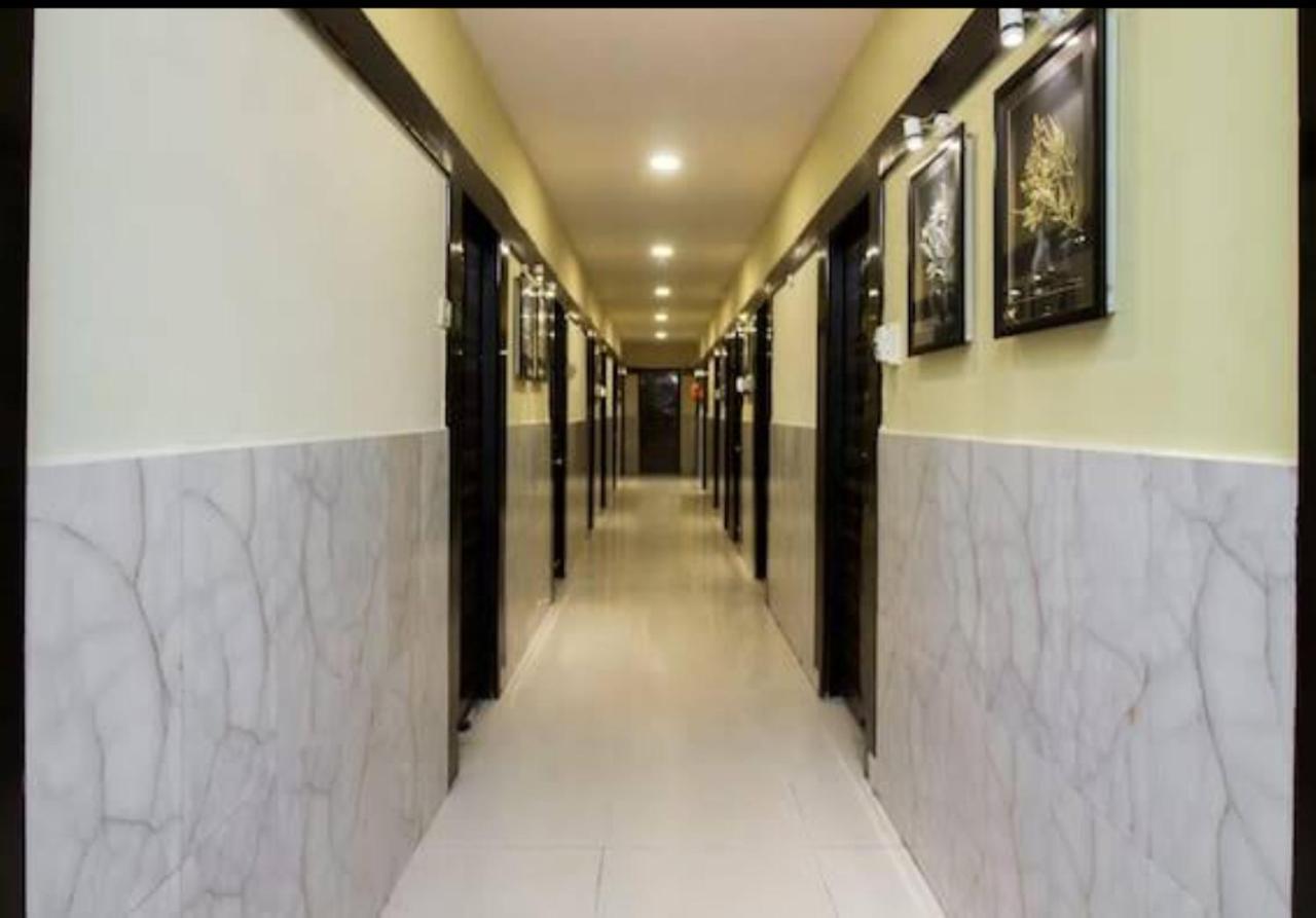 Hotel Swaraj Logde Panvel Exterior foto